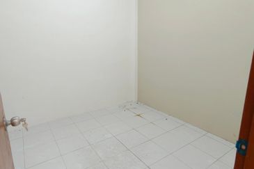 Panorama Lapangan Perdana Flat