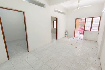 Panorama Lapangan Perdana Flat