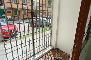 Panorama Lapangan Perdana Flat