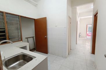 Panorama Lapangan Perdana Flat