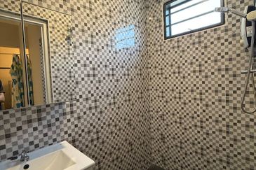 Ipoh garden east fully furnished renovated single storey house for rent