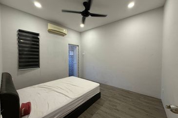 Ipoh garden east fully furnished renovated single storey house for rent