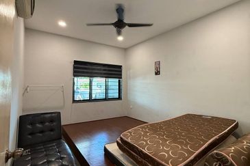 Ipoh garden east fully furnished renovated single storey house for rent