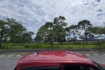 Ipoh garden east facing open renovated extended double storey house for sale