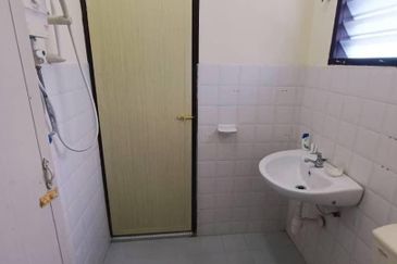 Ipoh garden east facing open renovated extended double storey house for sale