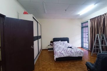 Ipoh garden east facing open renovated extended double storey house for sale