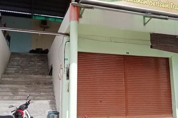 Ipoh Simpang Pulai Height renovated extended double storey shoplot for sale