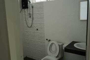 Ipoh jln kl kangsar Genesis fully furnished townhouse for sale