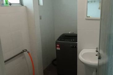 Ipoh jln kl kangsar Genesis fully furnished townhouse for sale