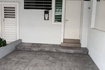 Ipoh jln kl kangsar Genesis fully furnished townhouse for sale