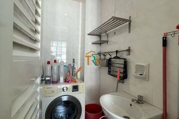 KONDOMINIUM DAMAIPURI