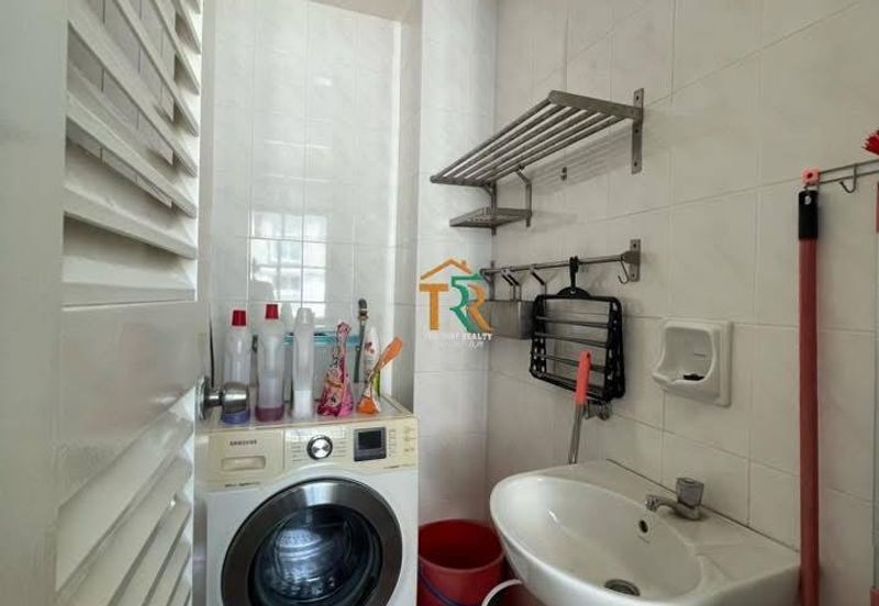 KONDOMINIUM DAMAIPURI