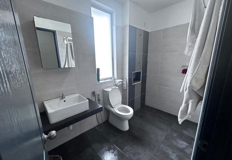 Ipoh klebang pine park renovated double storey house for rent