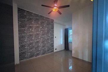 Ipoh klebang pine park renovated double storey house for rent