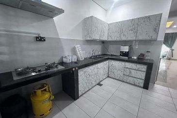 Ipoh klebang pine park renovated double storey house for rent