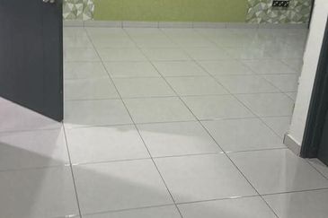 Ipoh klebang pine park renovated double storey house for rent