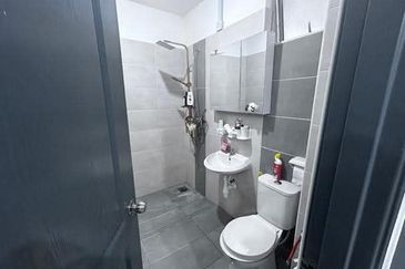 Ipoh klebang pine park renovated double storey house for rent