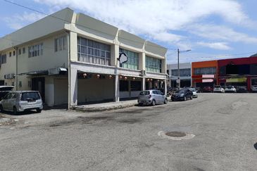 Ipoh botani siber nice location ground floor shoplot for rent