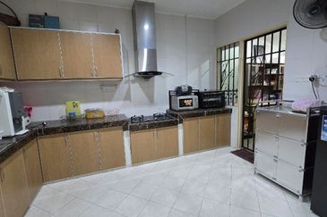 Ipoh botani palma  partial furnished double storey semi-d house for sale