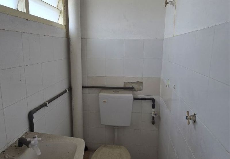 Panorama Lapangan Perdana Flat