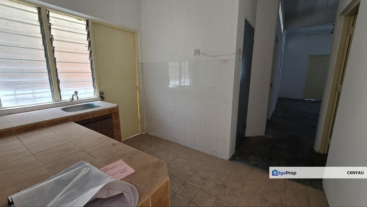 Ipoh botani panorama lapangan freehold corner unit flat for sale, Perak, Ipoh