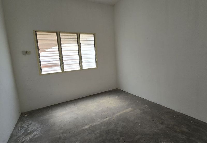 Panorama Lapangan Perdana Flat