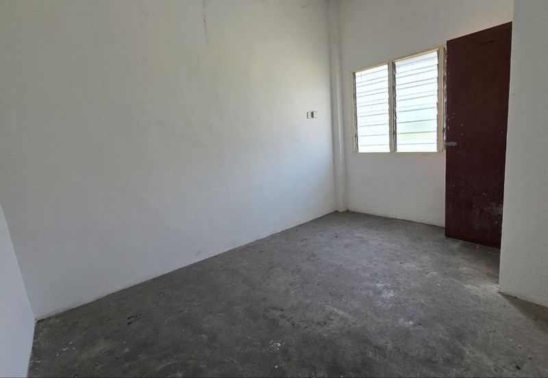 Panorama Lapangan Perdana Flat