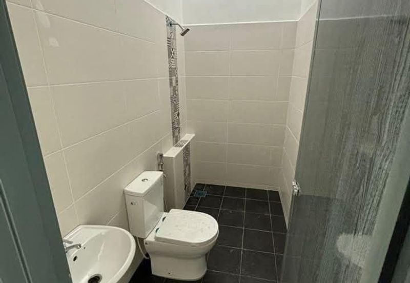 Ipoh jln kl kangsar gunung lang partial furnished single sty house for rent