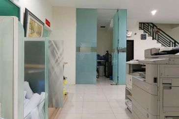 Ipoh lahat super big renovated extended double storey corner house for sale