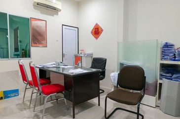 Ipoh lahat super big renovated extended double storey corner house for sale