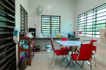 Ipoh lahat super big renovated extended double storey corner house for sale