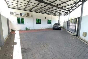 Ipoh lahat super big renovated extended double storey corner house for sale
