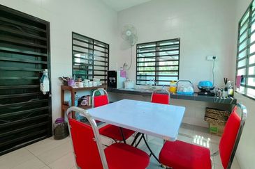 Ipoh lahat super big renovated extended double storey corner house for sale