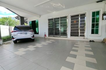 Ipoh lahat super big renovated extended double storey corner house for sale