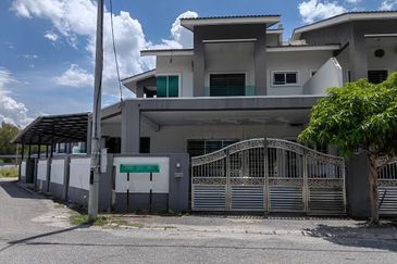 Ipoh lahat super big renovated extended double storey corner house for sale
