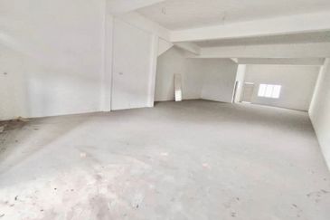 Ipoh botani nice location ground floor shoplot for rent