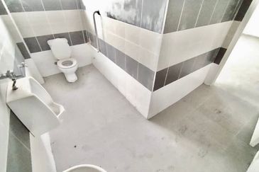 Ipoh botani nice location ground floor shoplot for rent