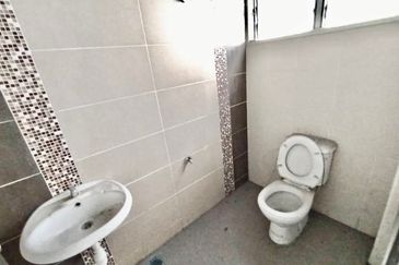 Ipoh botani nice location ground floor shoplot for rent