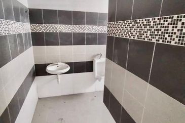 Ipoh botani nice location ground floor shoplot for rent