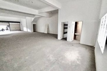 Ipoh botani nice location ground floor shoplot for rent