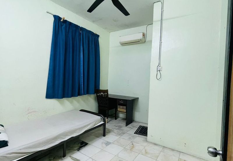 Ipoh klebang restu partial furnished 2 sty inter corner house for rent