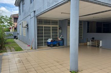 Ipoh klebang restu partial furnished 2 sty inter corner house for rent