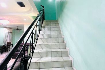 Ipoh klebang restu partial furnished 2 sty inter corner house for rent