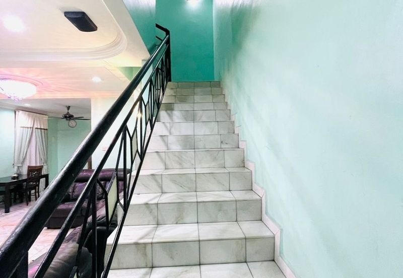 Ipoh klebang restu partial furnished 2 sty inter corner house for rent