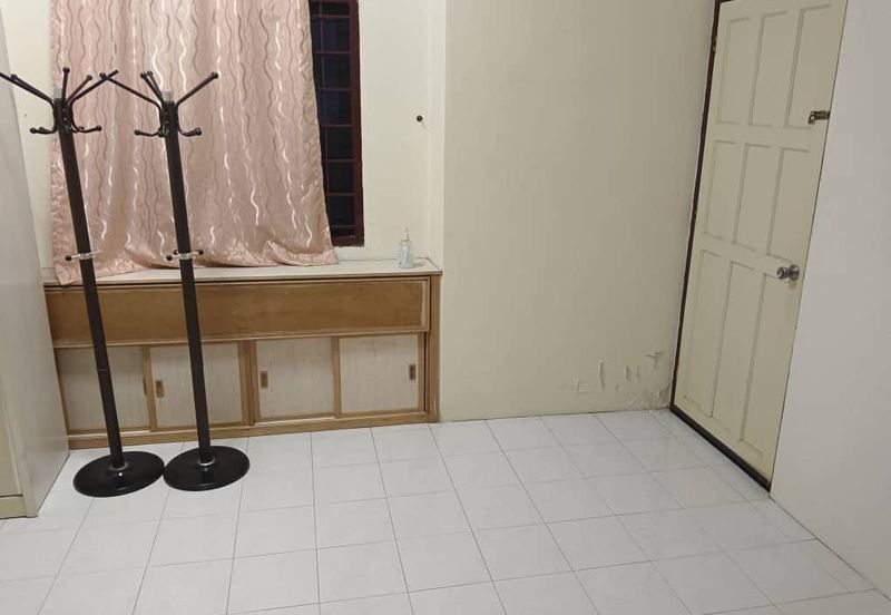 Ipoh pengkalan ria partial furnished double storey house for rent