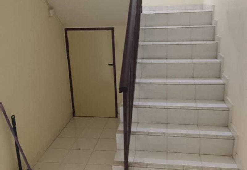 Ipoh pengkalan ria partial furnished double storey house for rent