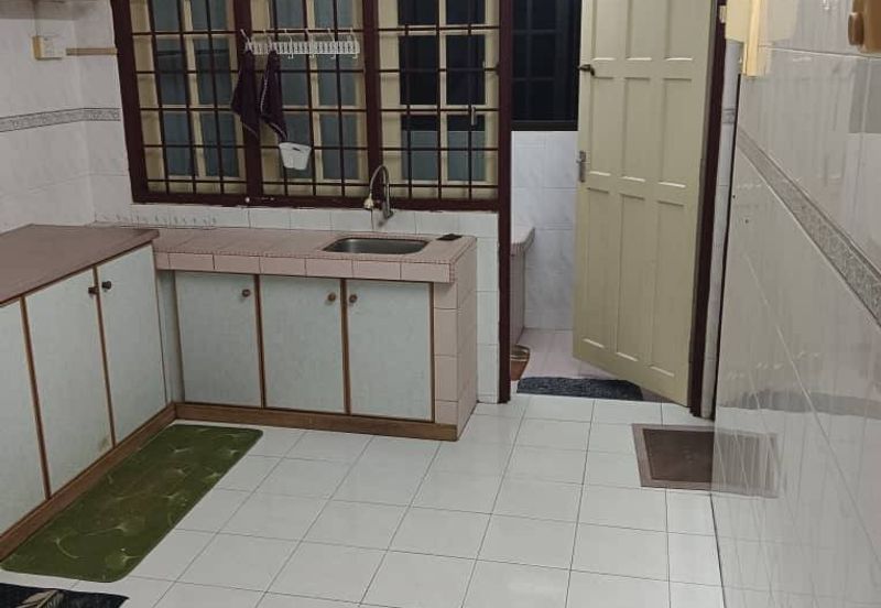 Ipoh pengkalan ria partial furnished double storey house for rent