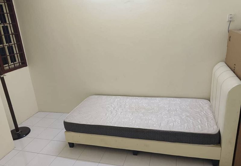 Ipoh pengkalan ria partial furnished double storey house for rent