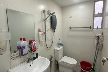 Ipoh gunung rapat hillcity fully furnished gated guarded 3 rooms condo for rent