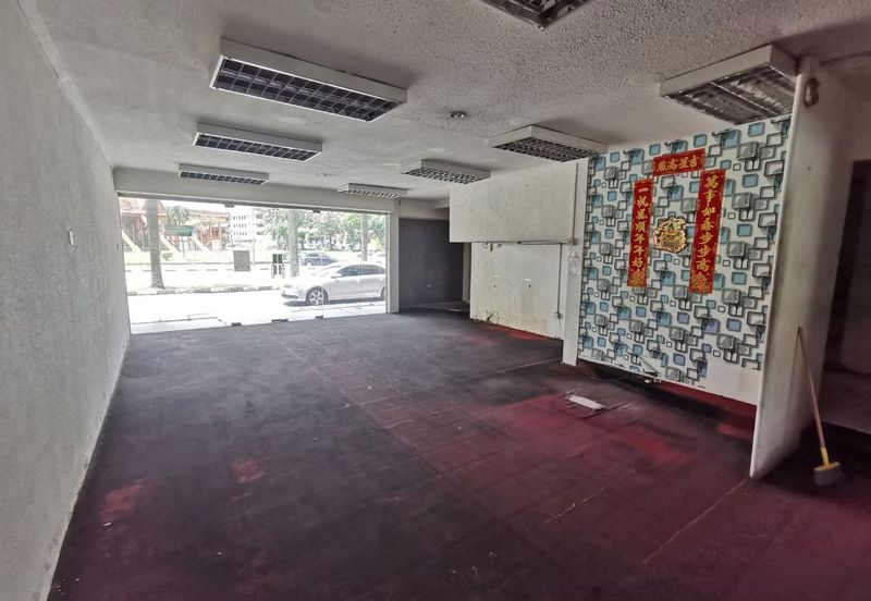 Ipoh fairpark opposite stadium 3 storey shoplot for rent